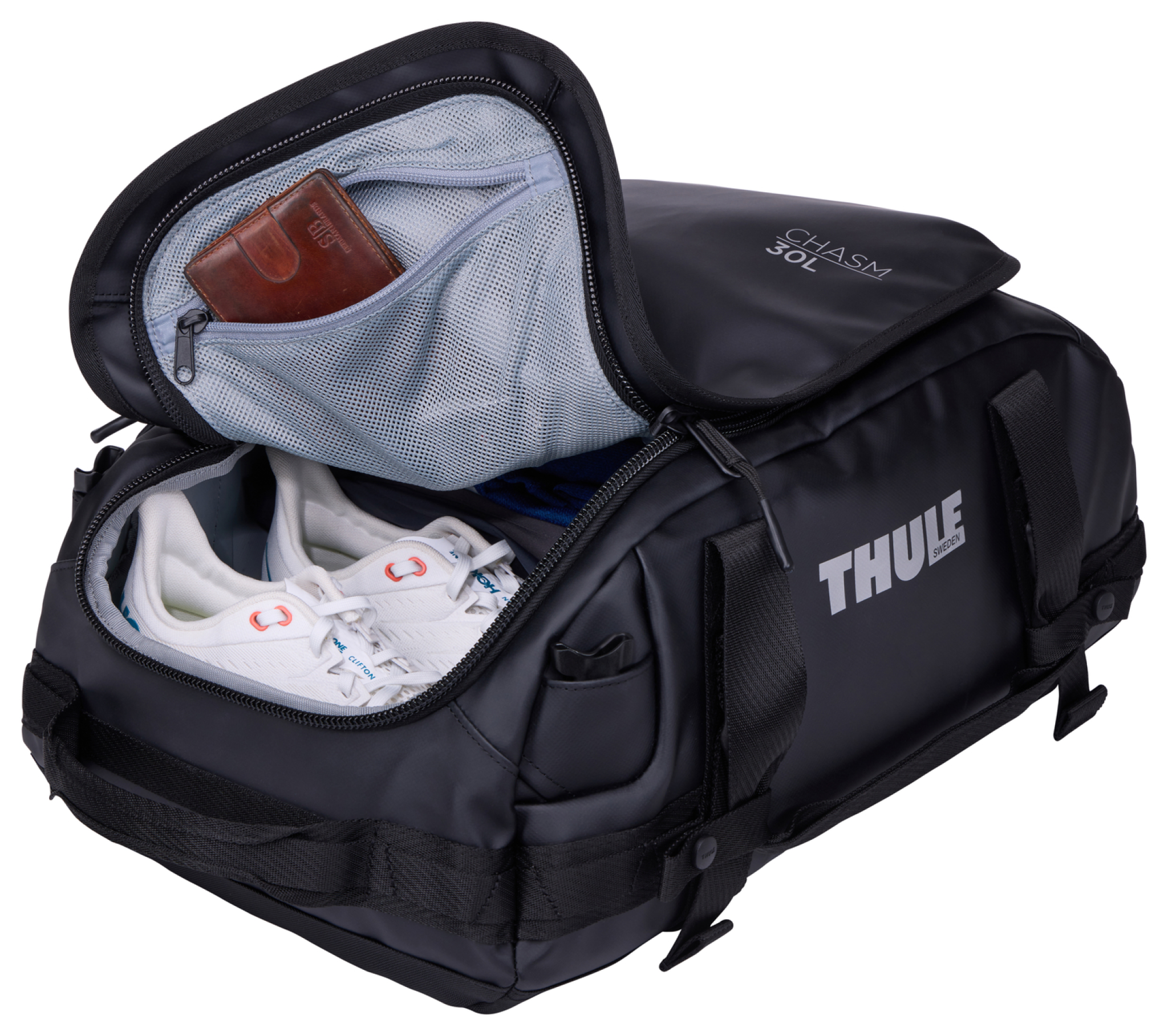 Thule Chasm 30L duffel bag. Black