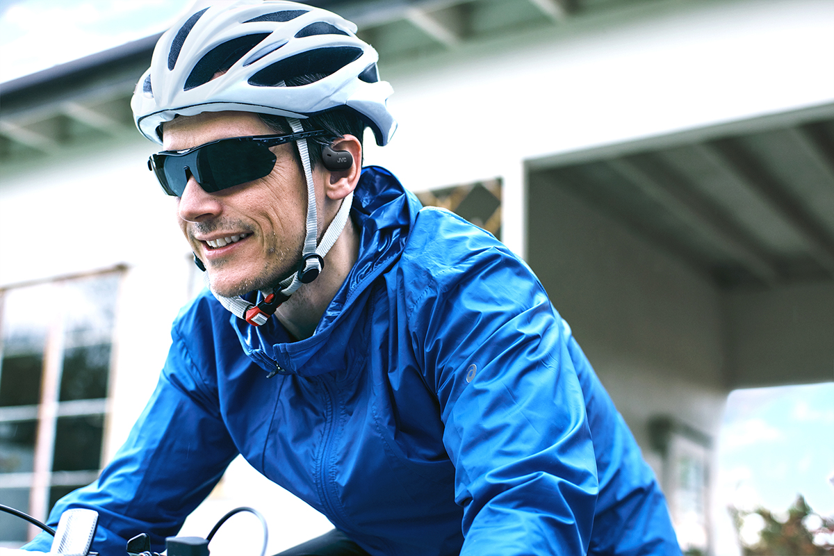 JVC_HA-NP35T_Lifestyle_Bike