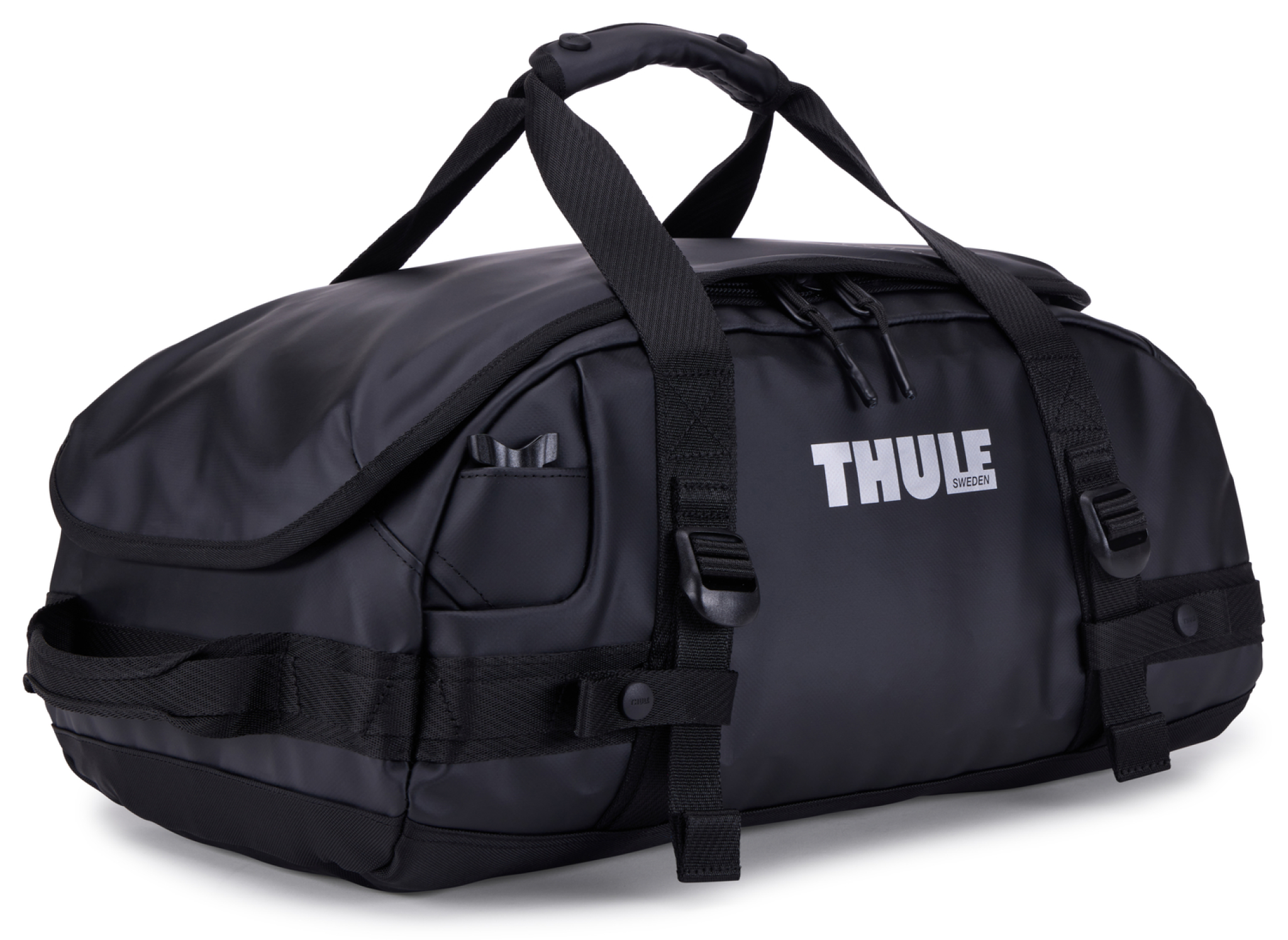 Thule Chasm 30L duffel bag. Black