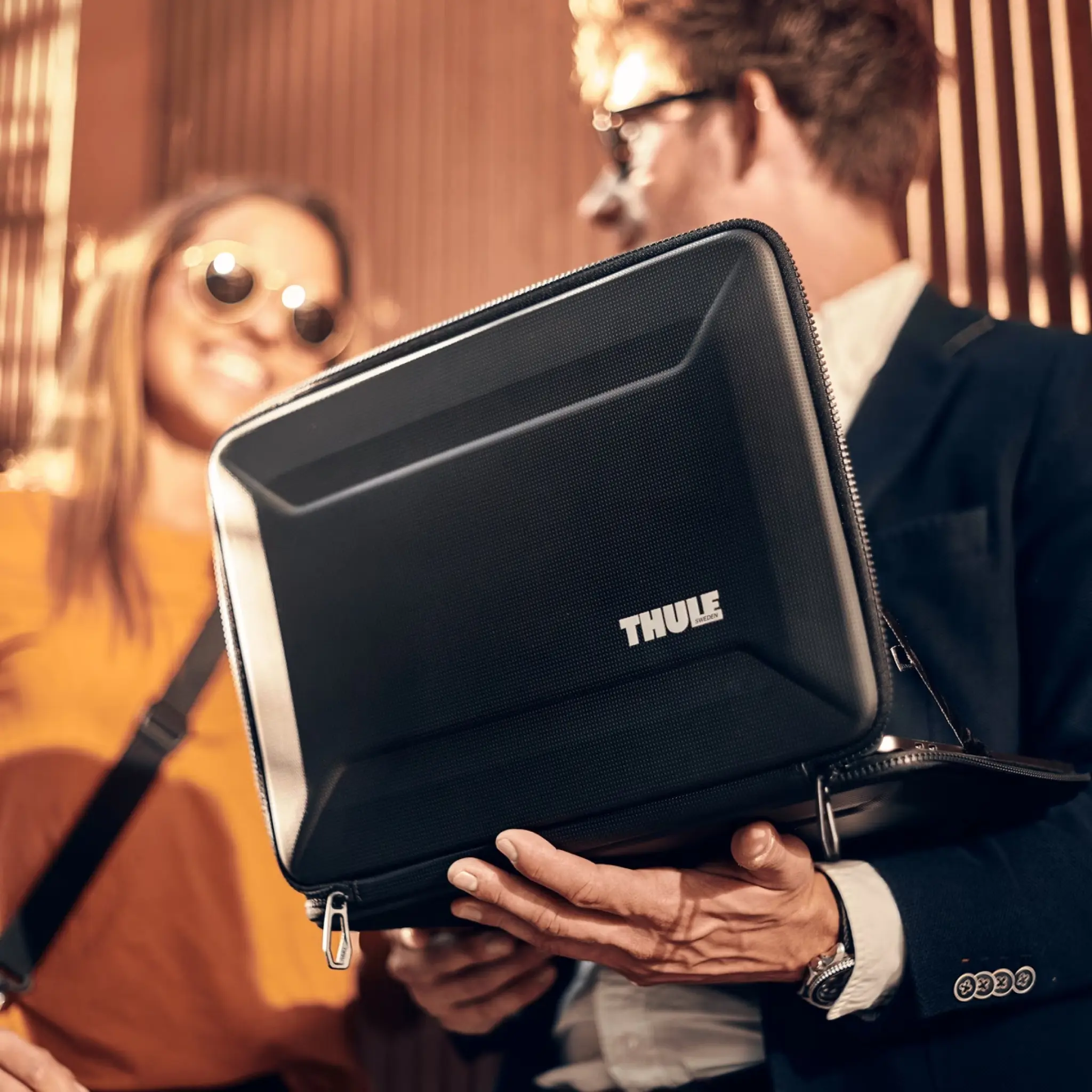 Thule Gauntlet Sleeve MacBook® Pro 14". Black