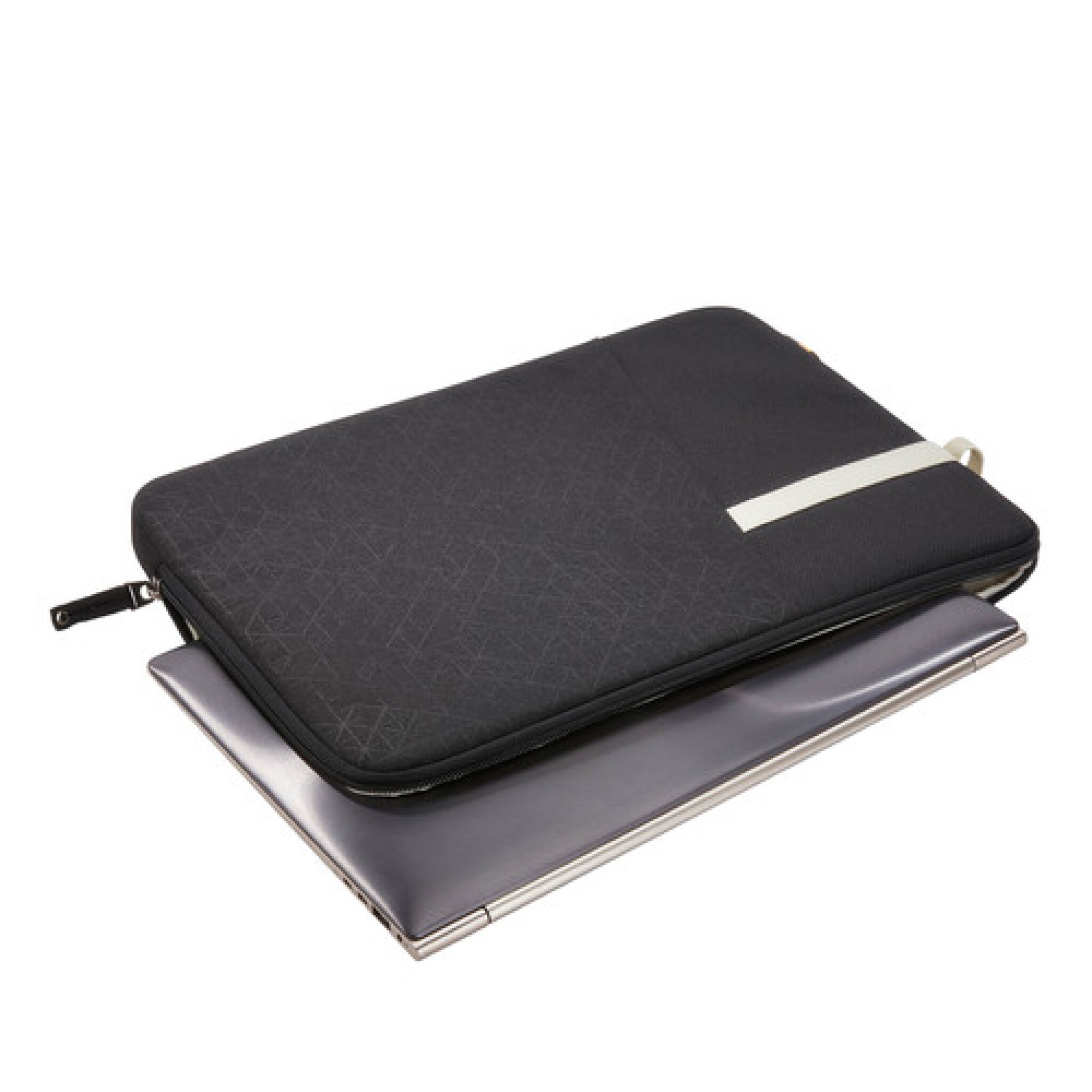 Case Logic Ibira 14" Laptop Sleeve. Black