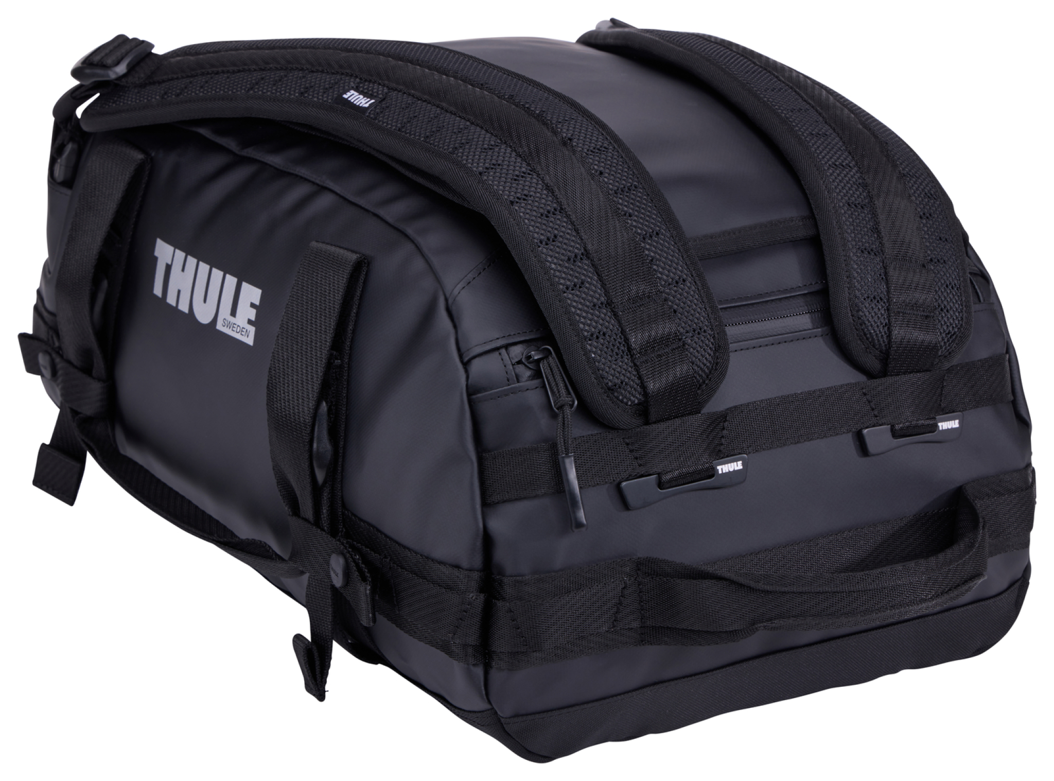 Thule Chasm 30L duffel bag. Black